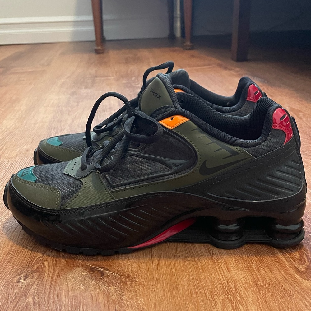 Women’s Nike shox Enigma